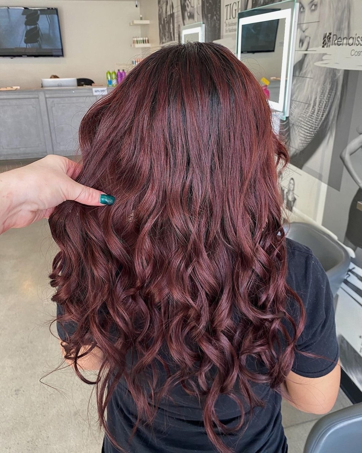 31 Best Maroon Hair Color Ideas of 2021 Are Here