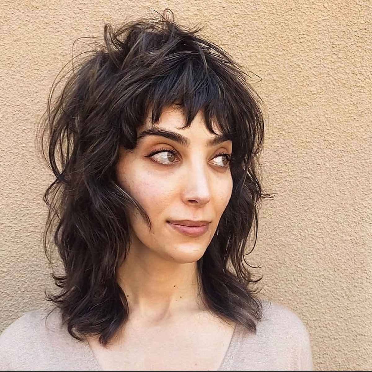 26 Low-Maintenance Shaggy Haircuts with Bangs for Busy &#038; Trendy Women