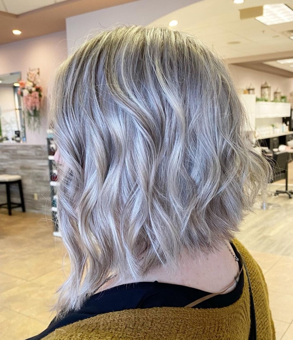 20 Fantastic Short to Medium Layered Haircuts for That In-Between Length
