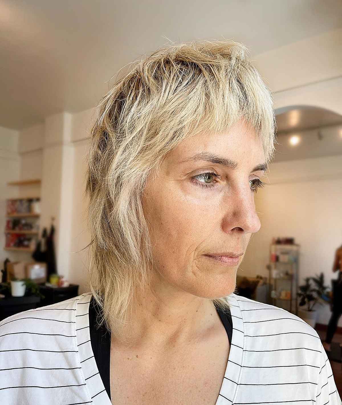 26 Low-Maintenance Shaggy Haircuts with Bangs for Busy &#038; Trendy Women