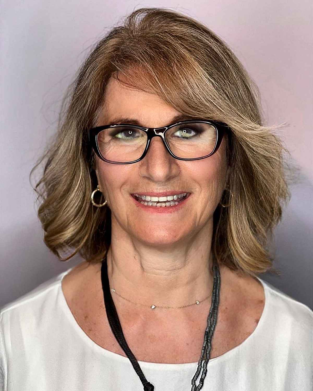 26 Ultra-Flattering Hairstyles for Women Over 70 with Glasses