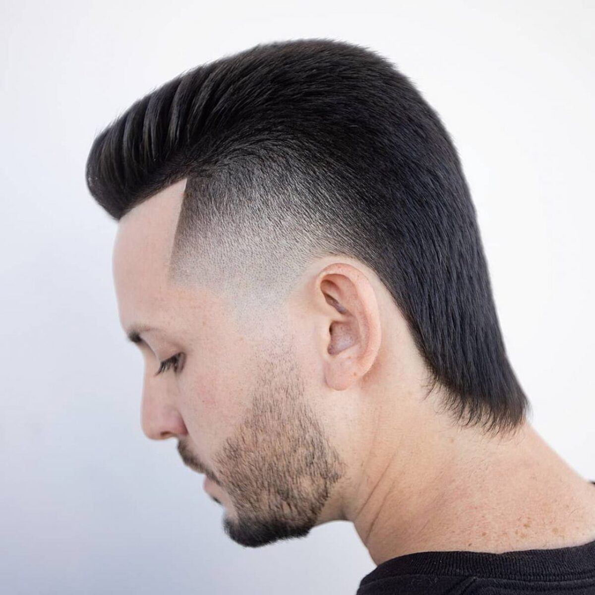 Вытянутый затылок. Стрижка Modern Mullet. Маллет андеркат. Маллет Мохавк. Стрижка Fade Mullet мужская.