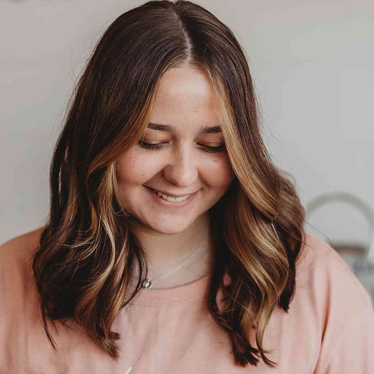 26 Stunning Money Piece Hair Highlights for a Face-Framing Trend