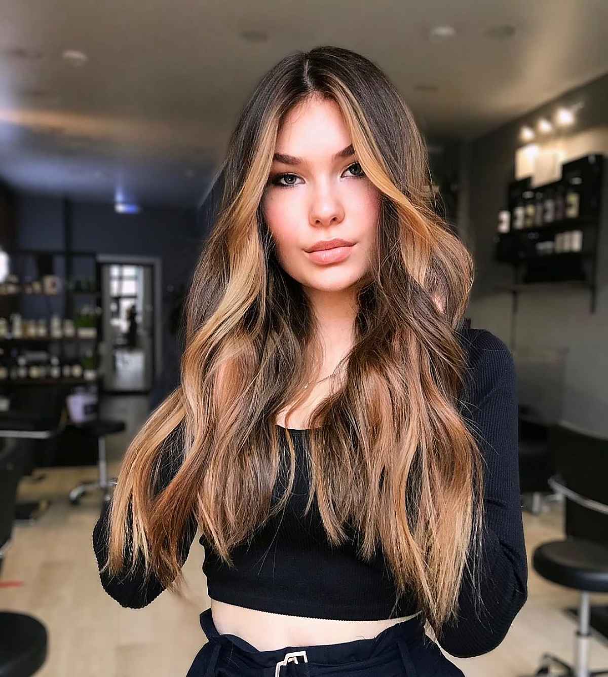 26 Stunning Money Piece Hair Highlights for a Face-Framing Trend
