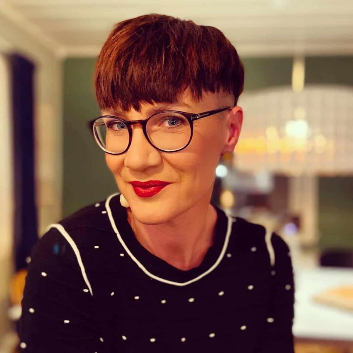 16 Modern Bowl Cut Haircut Ideas for Women