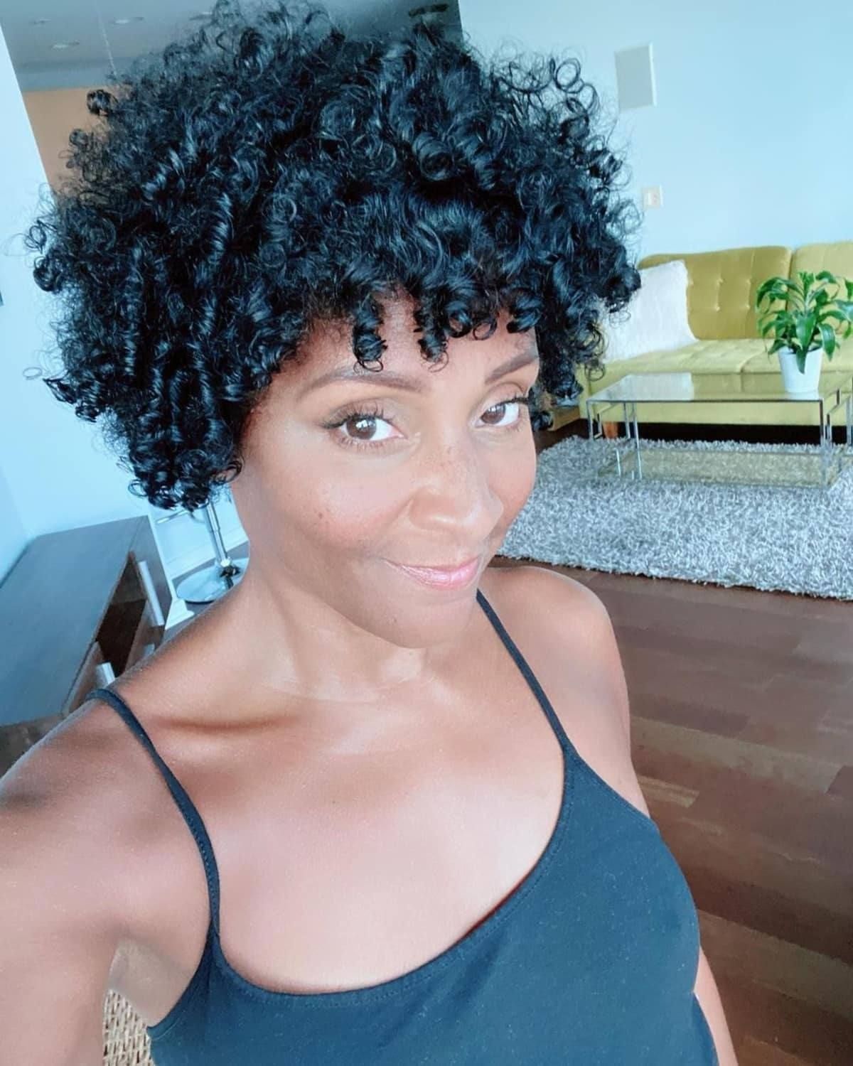 17 Youthful Short Natural Haircuts for Black Women Over 50