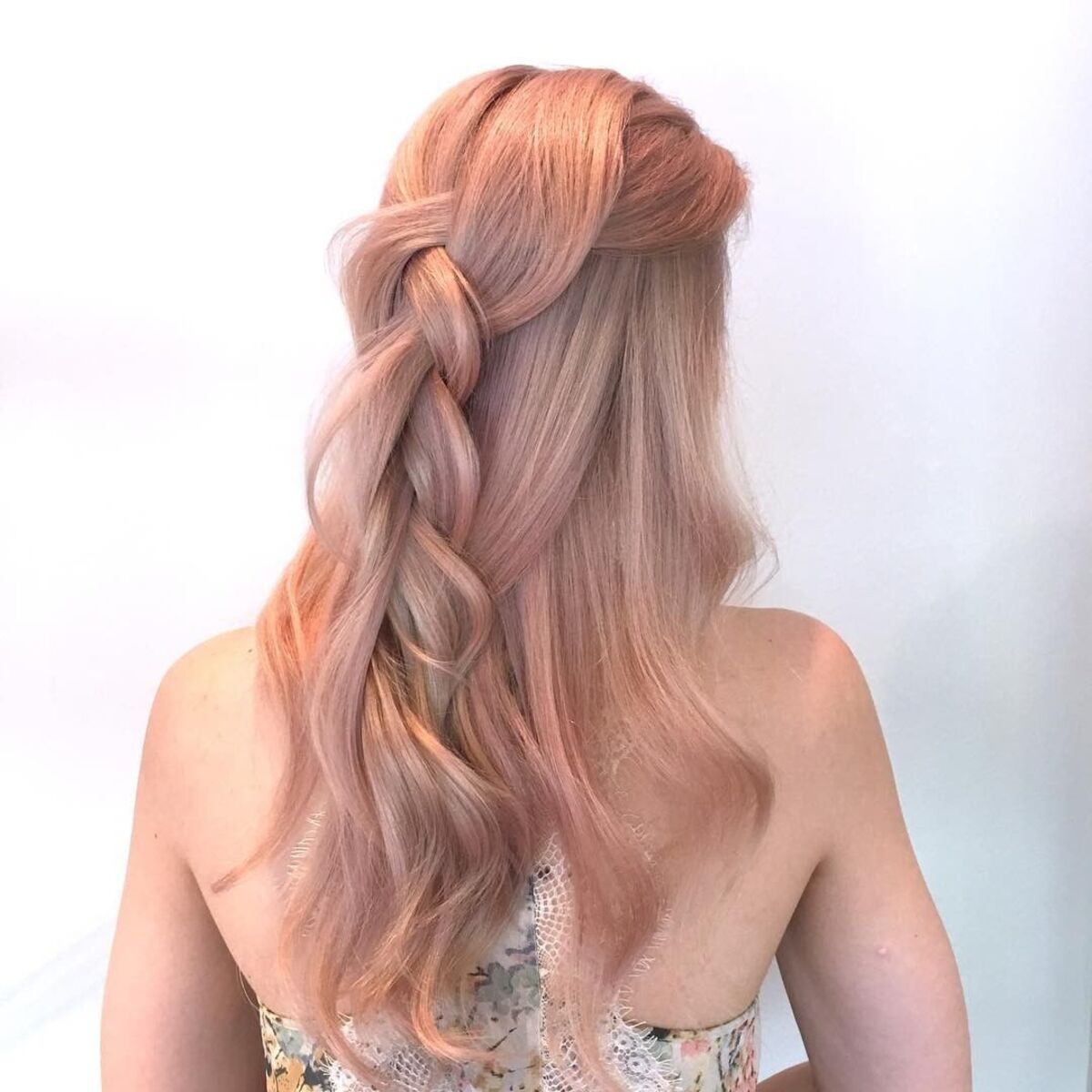 19 Best Champagne Blonde Hair Color Ideas for Every Skin Tone