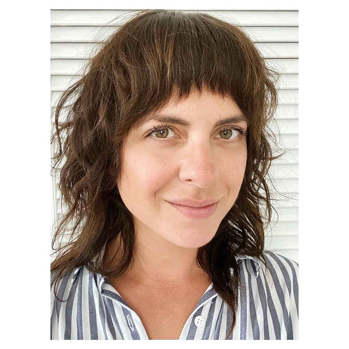26 Low-Maintenance Shaggy Haircuts with Bangs for Busy &#038; Trendy Women