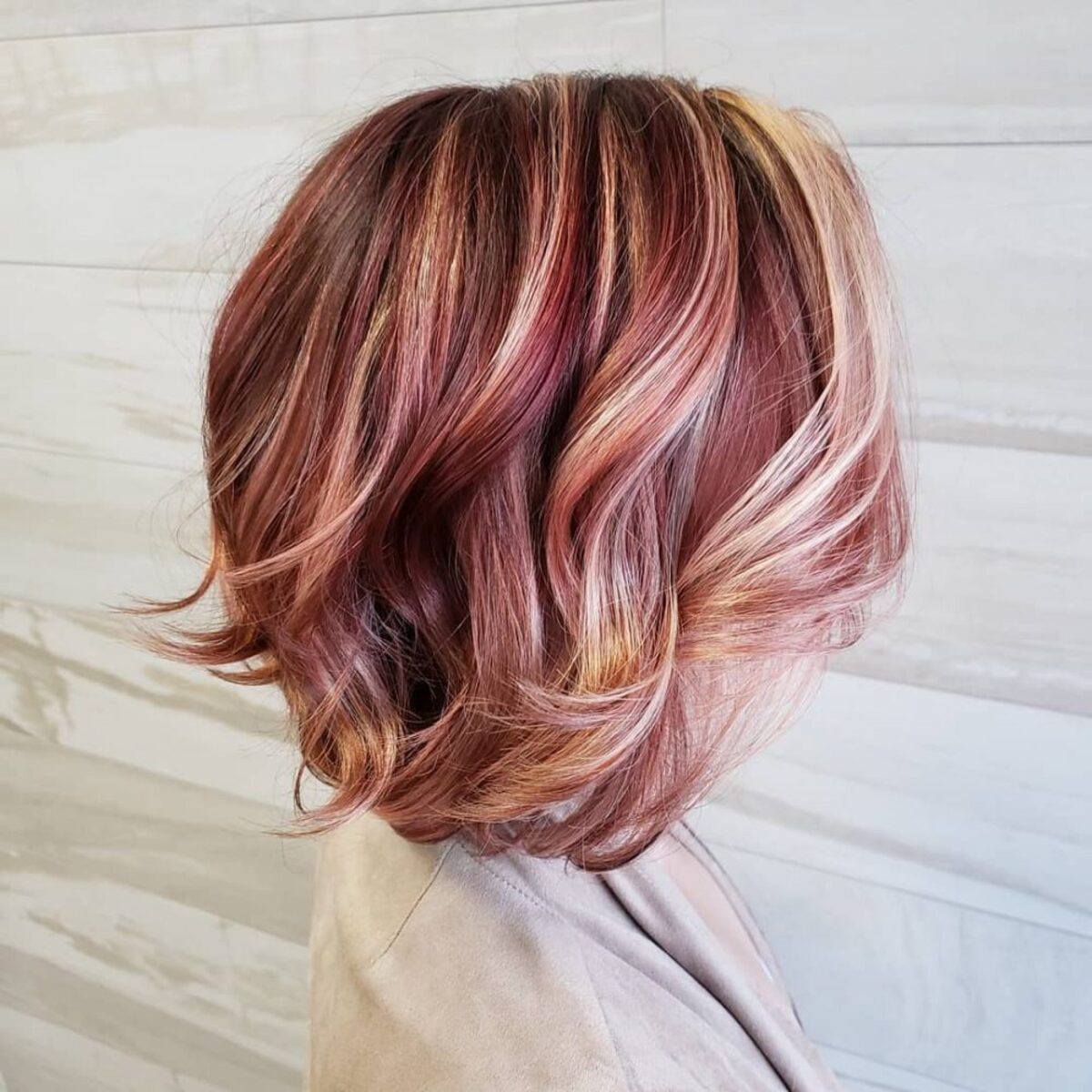 18 Best Ways to Get Light Blonde Highlights Right Now