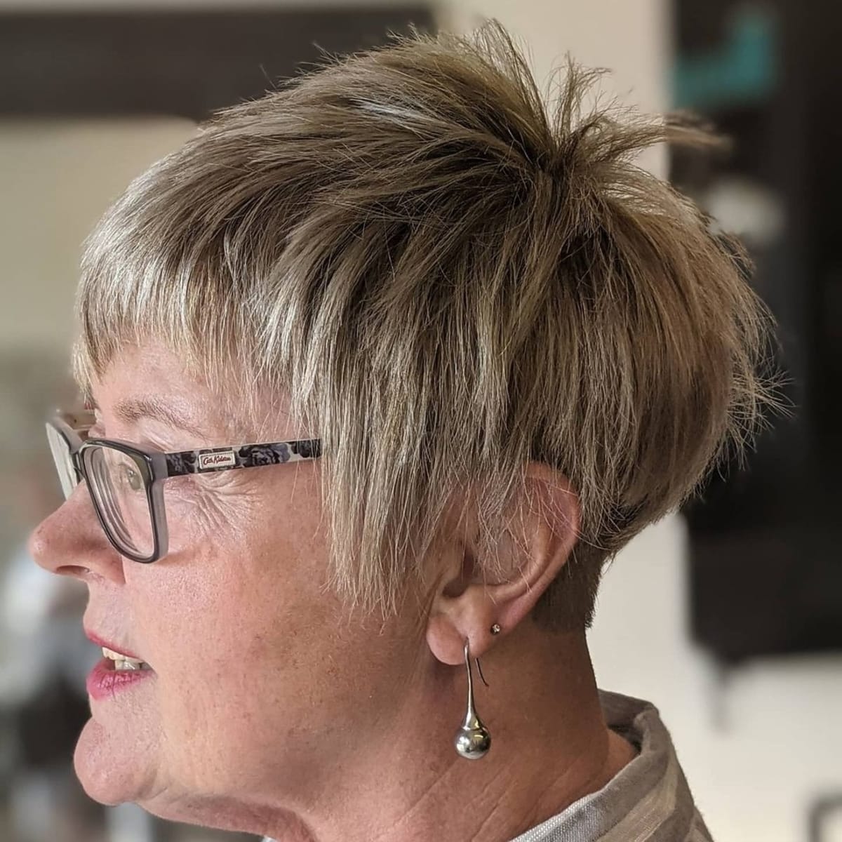 21 Most Flattering Pixie Cuts for Older Ladies with Glasses