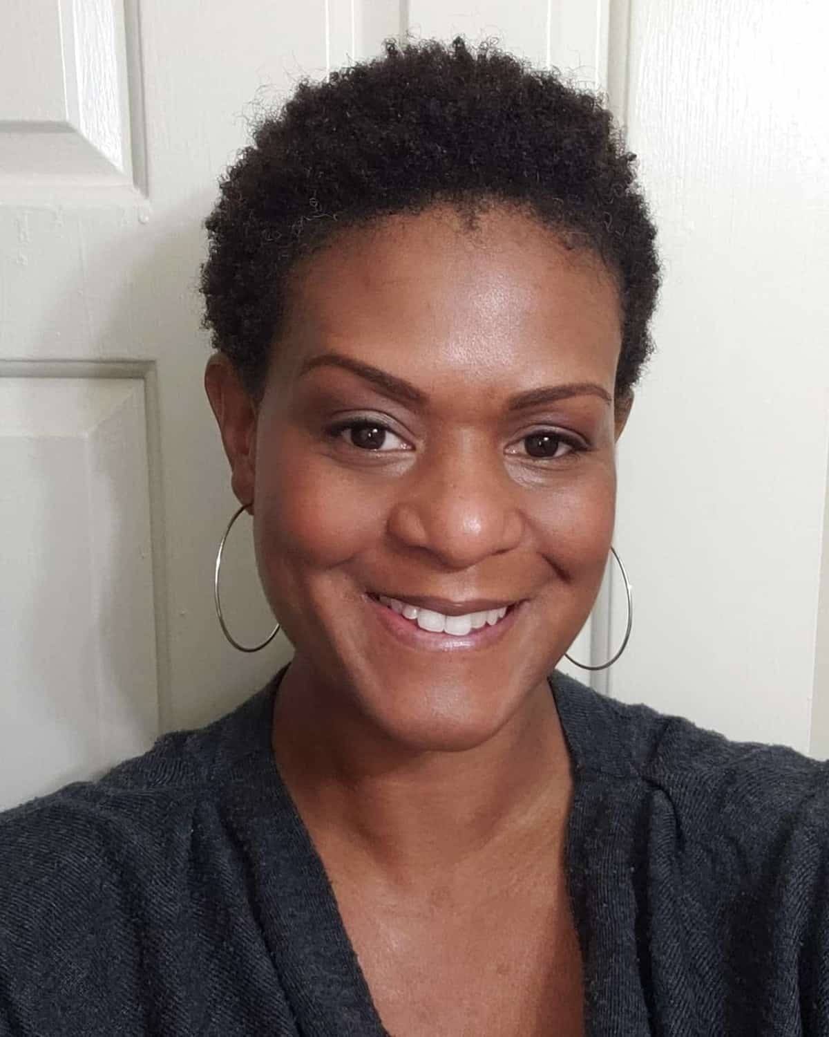17 Youthful Short Natural Haircuts for Black Women Over 50