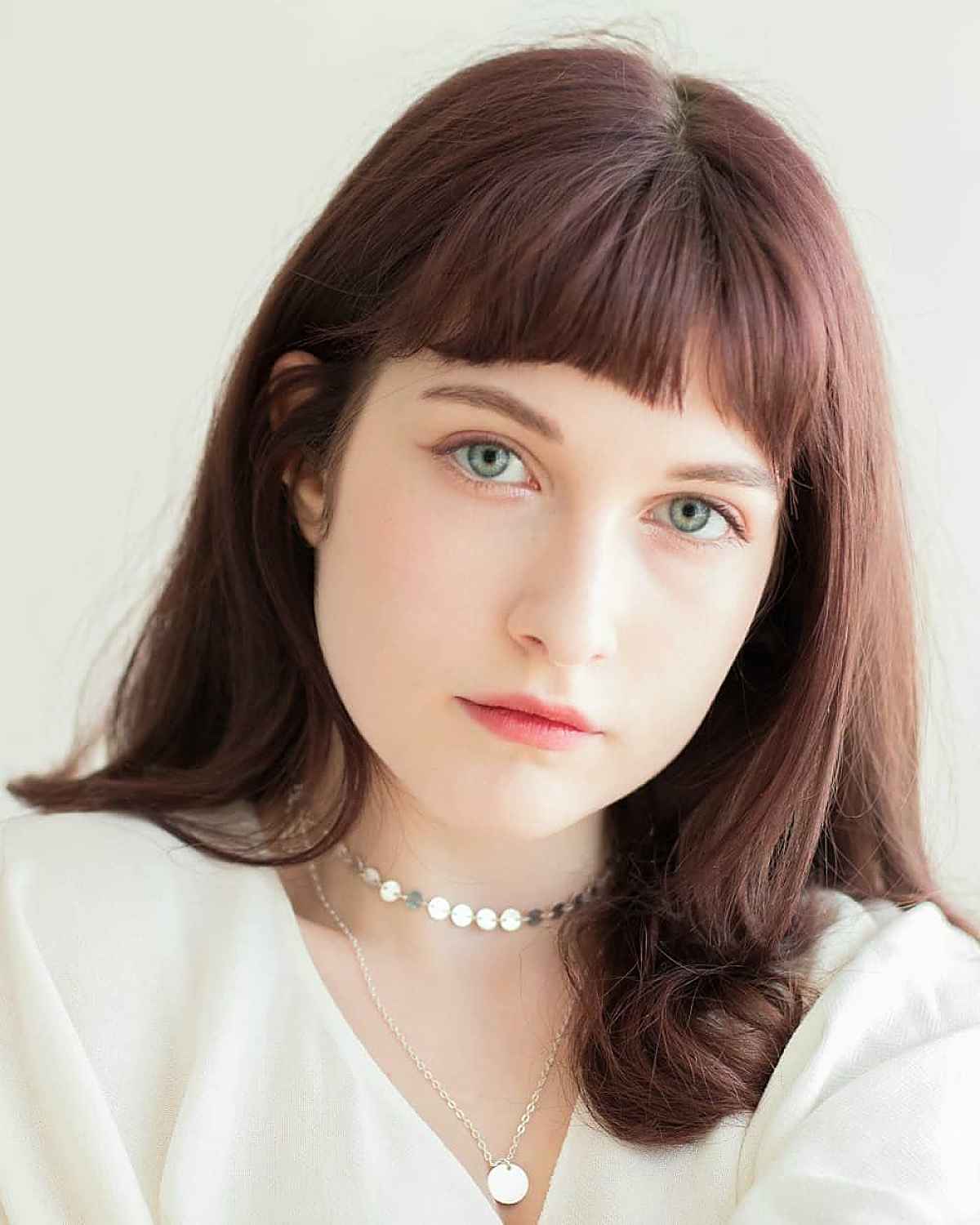 26 Flattering Ways to Wear Bangs for Women with Small Foreheads