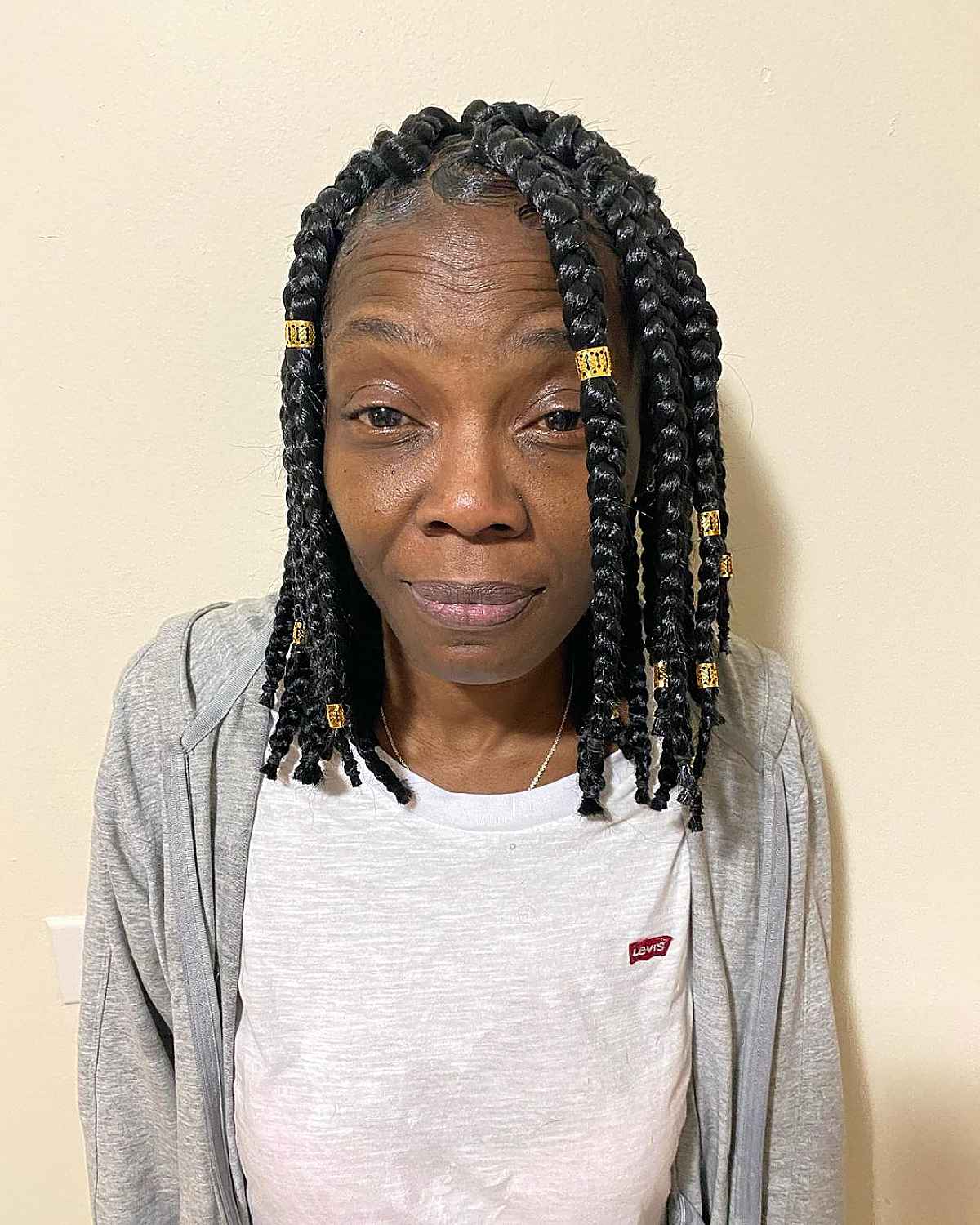 17 Youthful Short Natural Haircuts for Black Women Over 50
