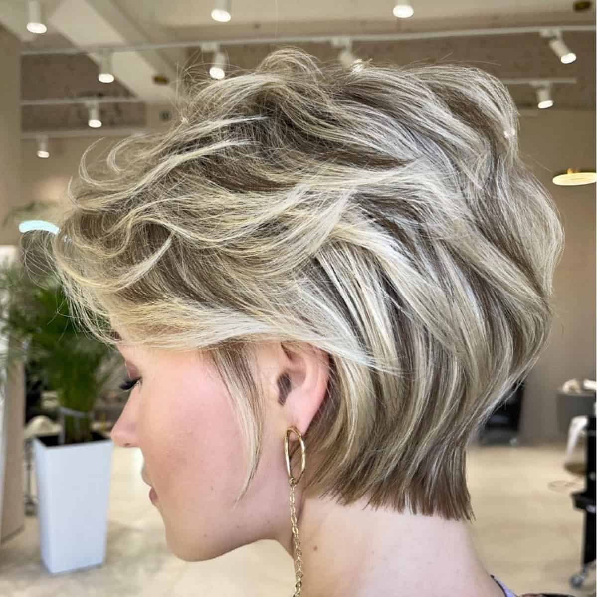 26 Cutest Pixie Cuts for Wavy Hair That Are Trending Right Now
