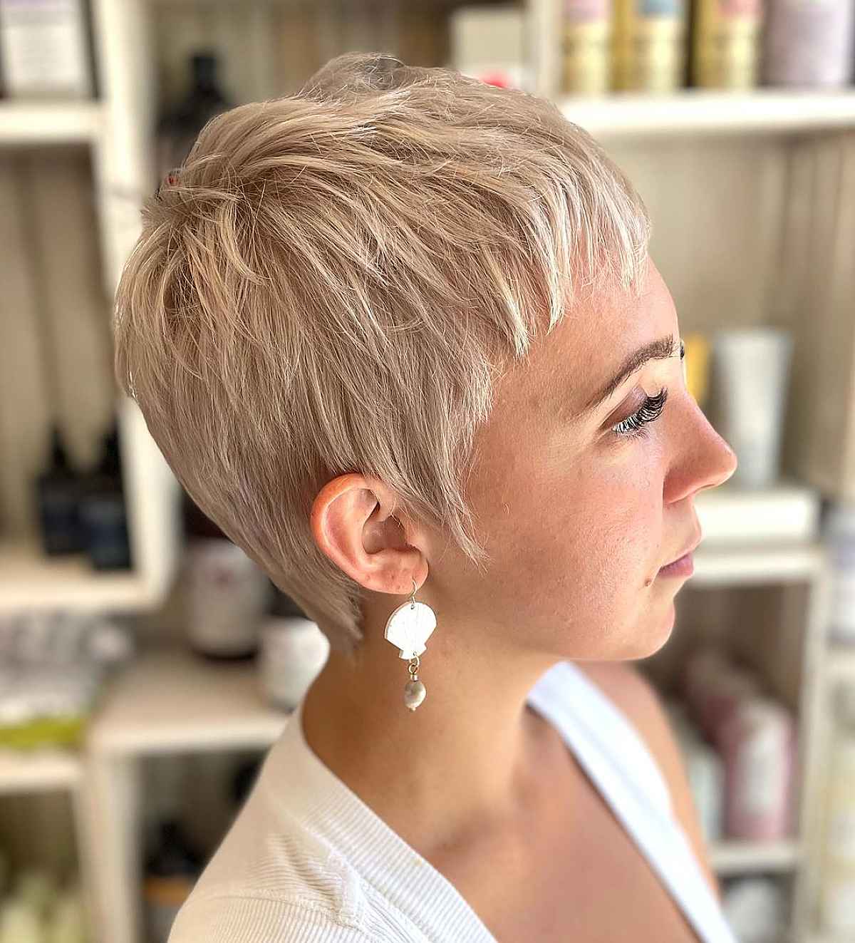 26 Very Short Pixie Haircuts for Confident Women