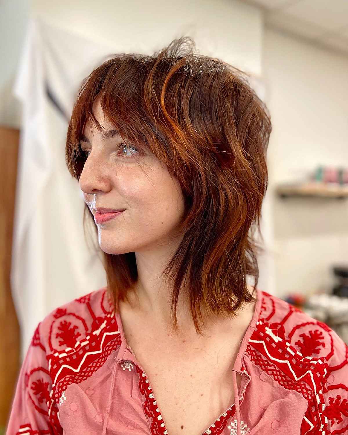 26 Low-Maintenance Shaggy Haircuts with Bangs for Busy &#038; Trendy Women