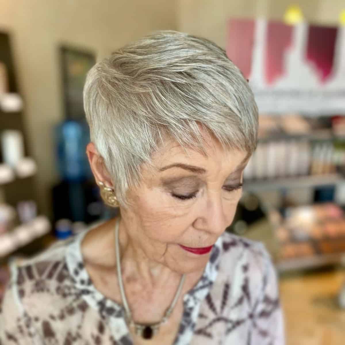 25 Short Shaggy Haircuts Women In Their 60s Can Totally Pull Off
