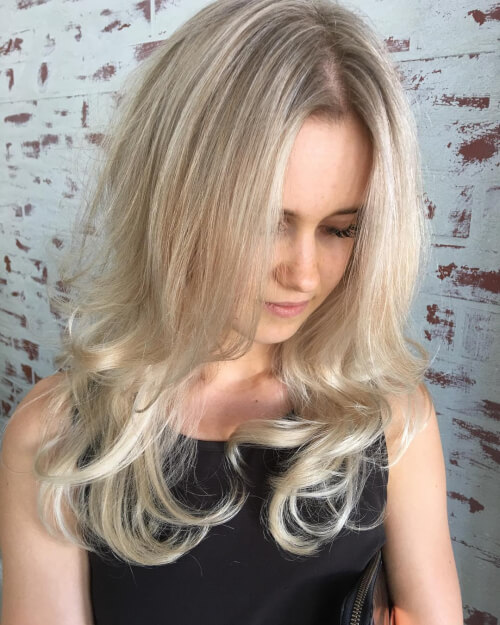 42 Stunning Blonde Highlights of 2021 &#8211; Platinum, Ash, Dirty, Honey, Dark