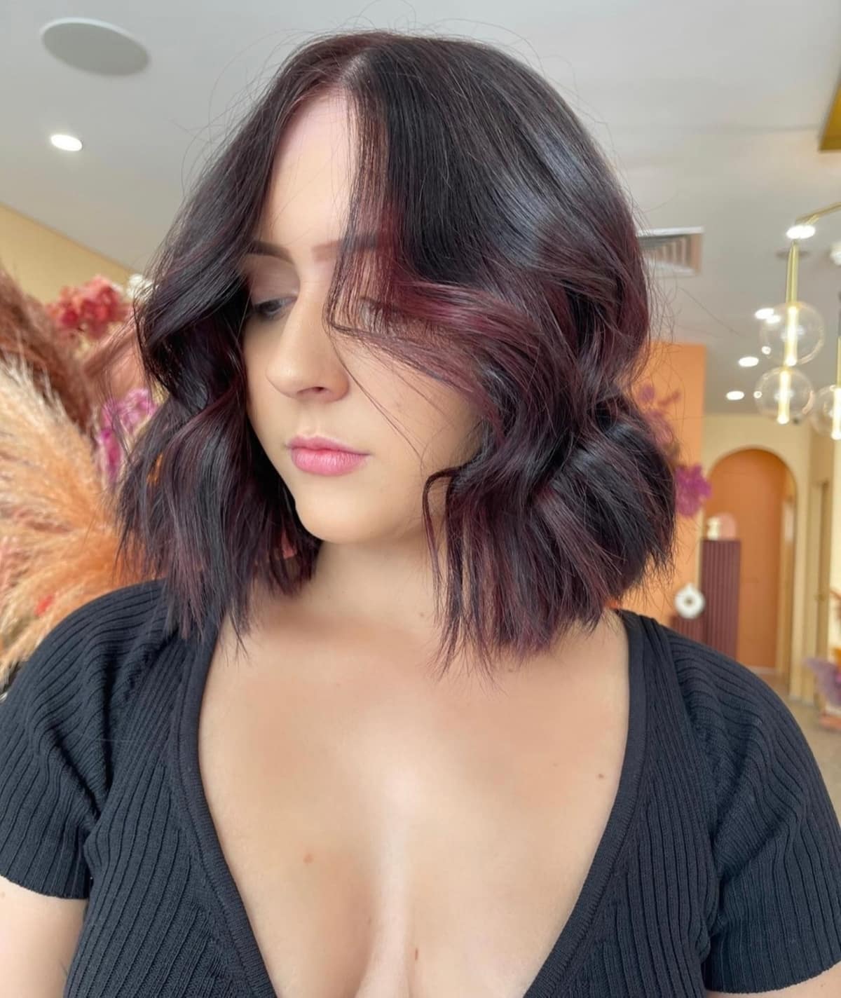 18 Best Black Hair with Red Highlights for Eye-Catching Contrast