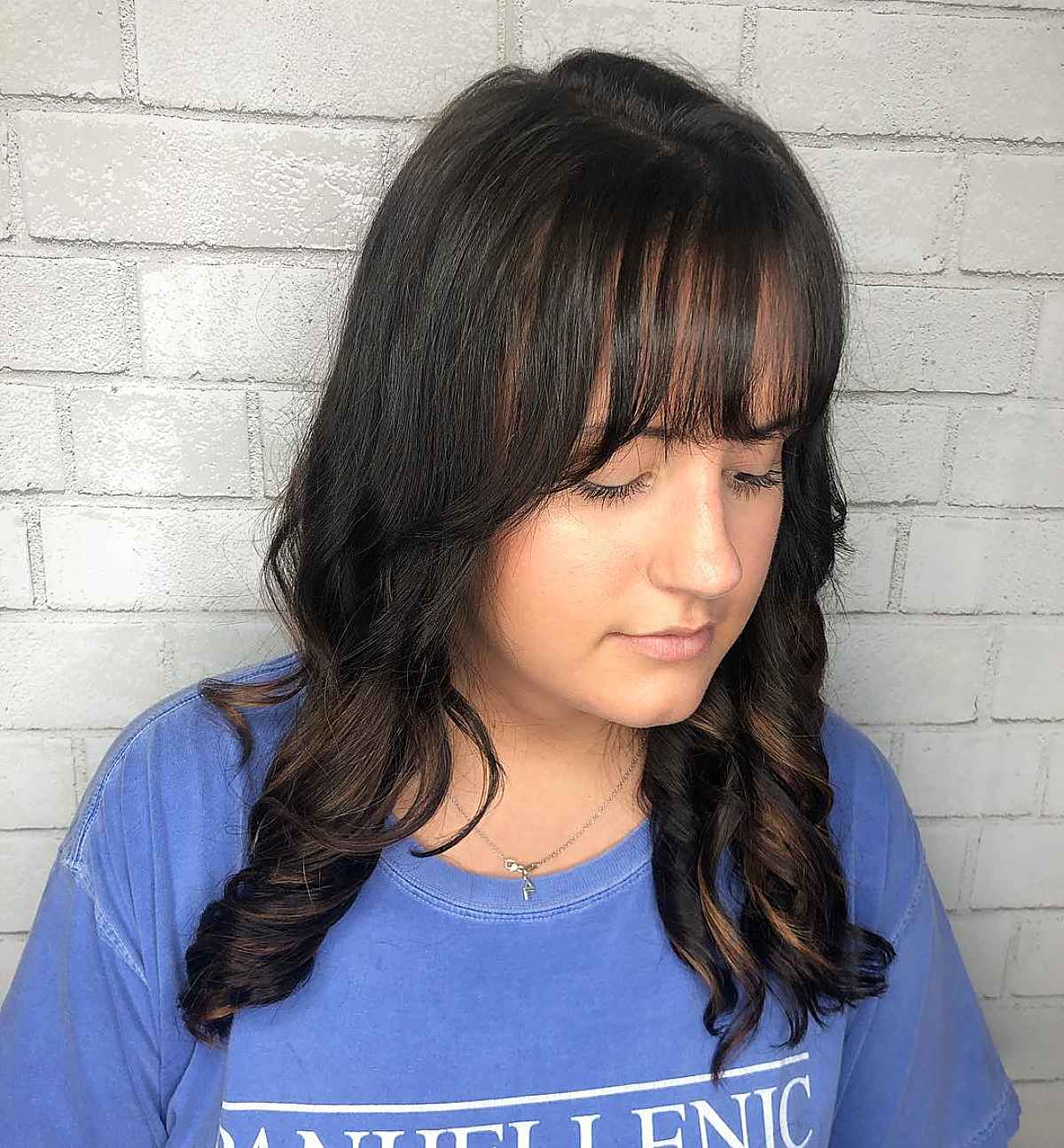 26 Flattering Ways to Wear Bangs for Women with Small Foreheads