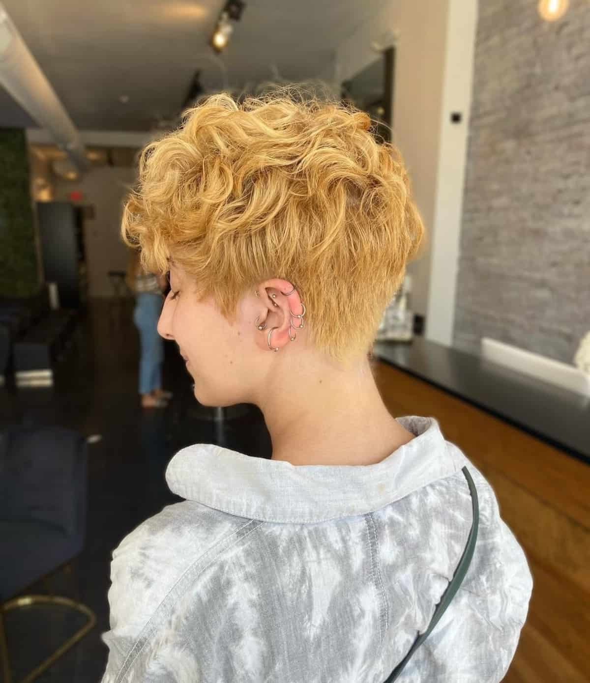 26 Cutest Pixie Cuts for Wavy Hair That Are Trending Right Now