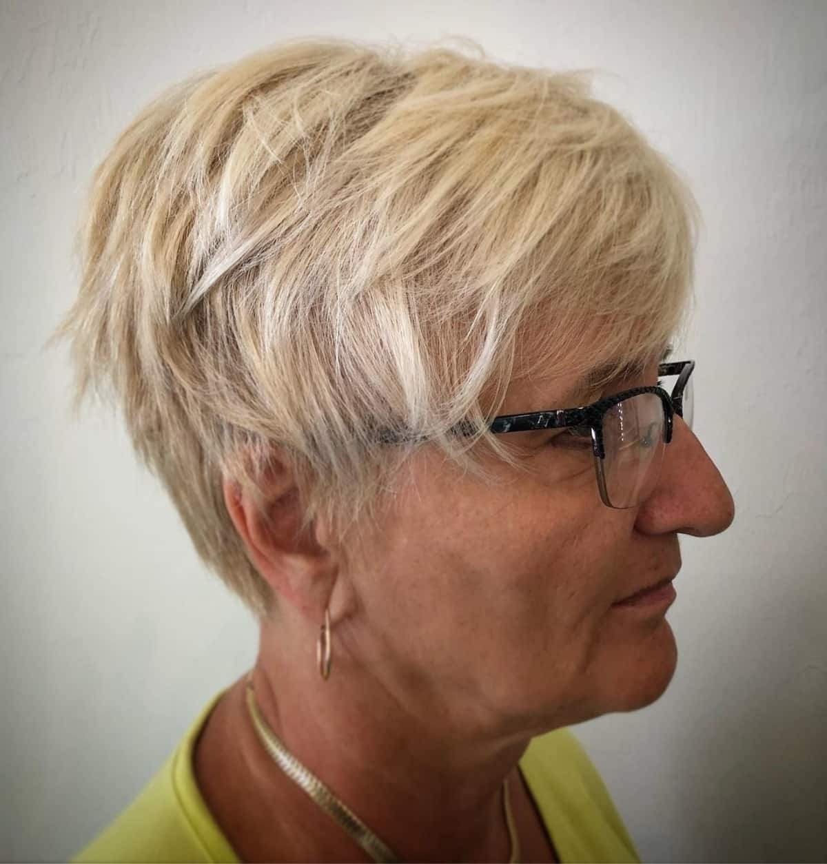 21 Most Flattering Pixie Cuts for Older Ladies with Glasses