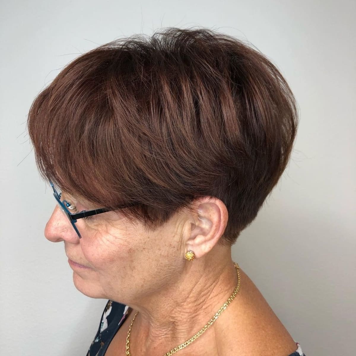 21 Most Flattering Pixie Cuts for Older Ladies with Glasses