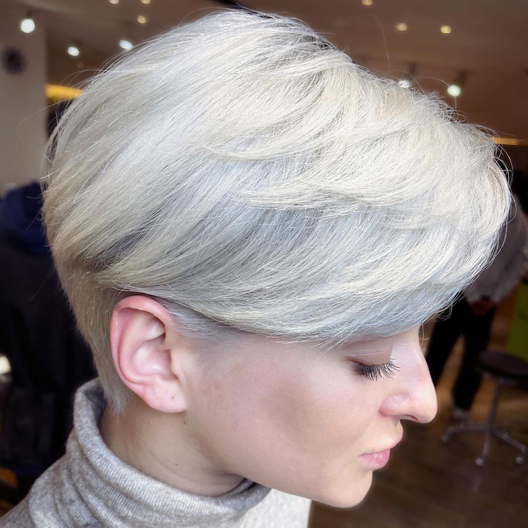 19 Examples That Prove White Blonde Hair Is In for 2021