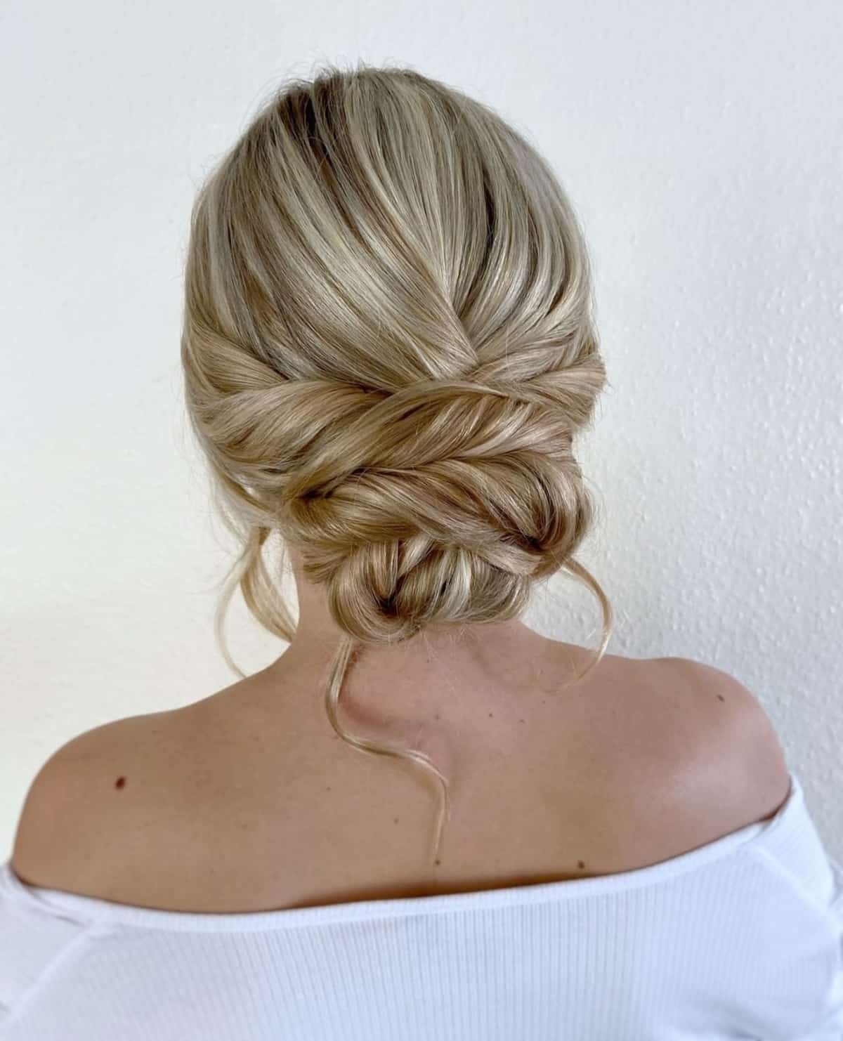 21 Gorgeous Bridesmaid Hairstyles for The Brides Big Day