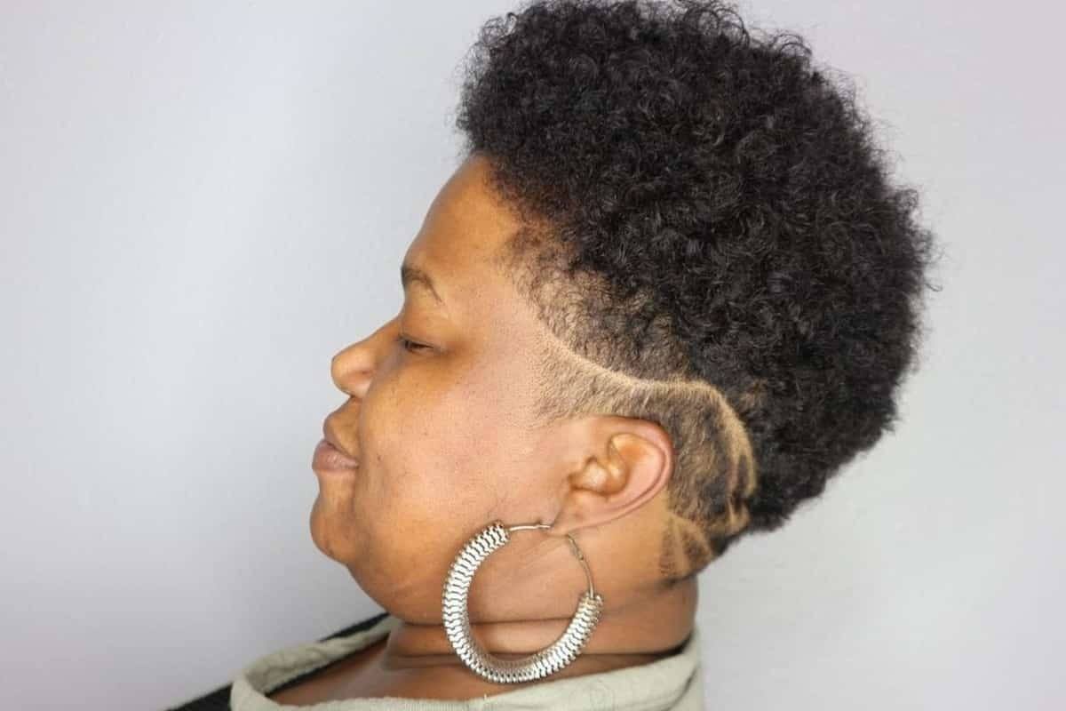 17 Youthful Short Natural Haircuts for Black Women Over 50