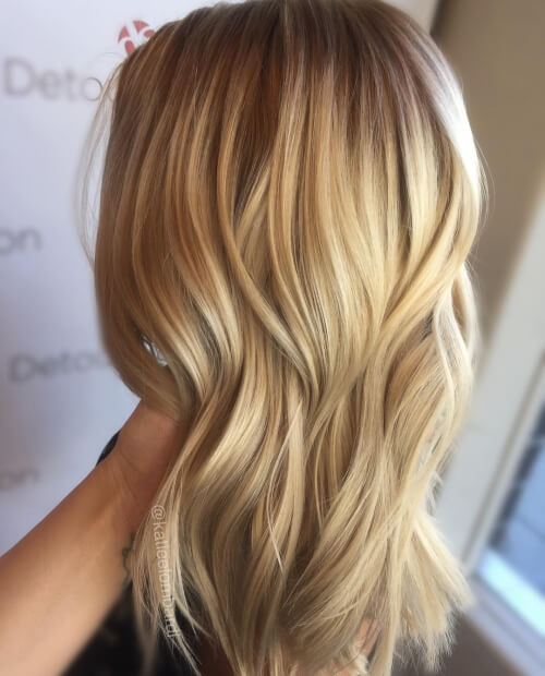 42 Stunning Blonde Highlights of 2021 &#8211; Platinum, Ash, Dirty, Honey, Dark