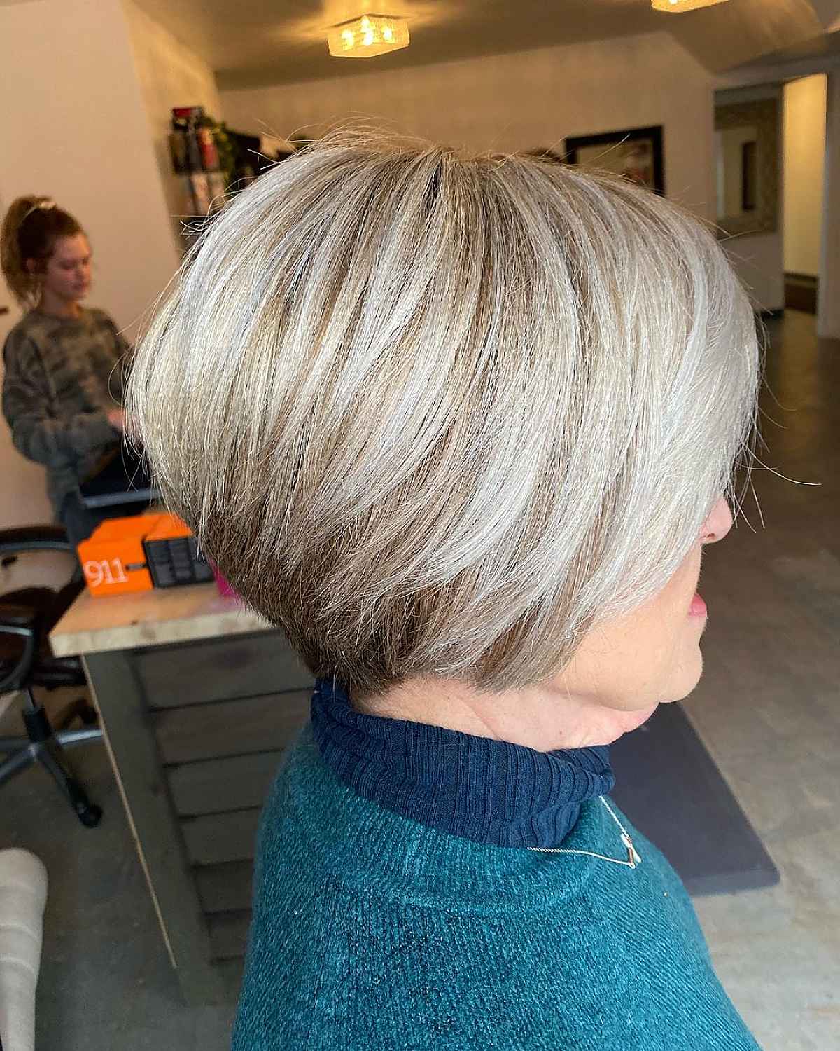 25 Stylish Wedge Haircuts for Women Over 60
