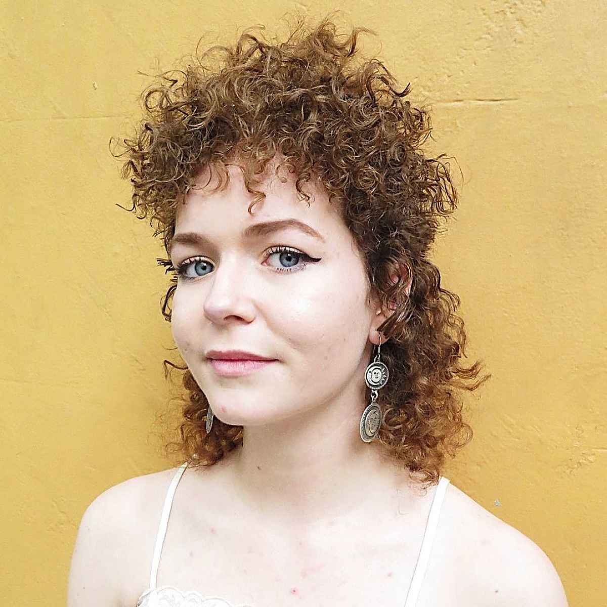 26 Modern Mullet Hairstyles for Girls with Curly Hair