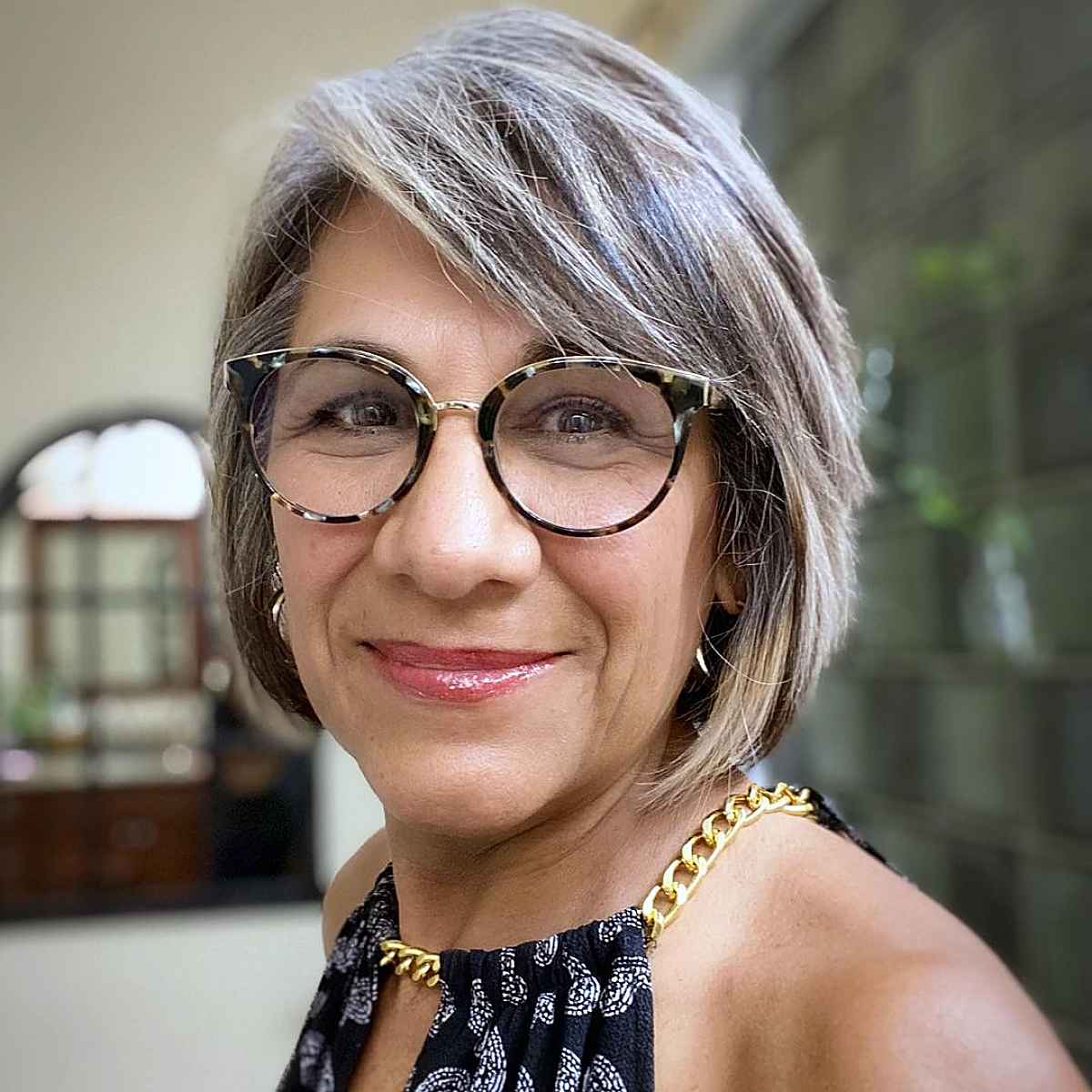 26 Flattering Hairstyles for Women Over 60 with Glasses