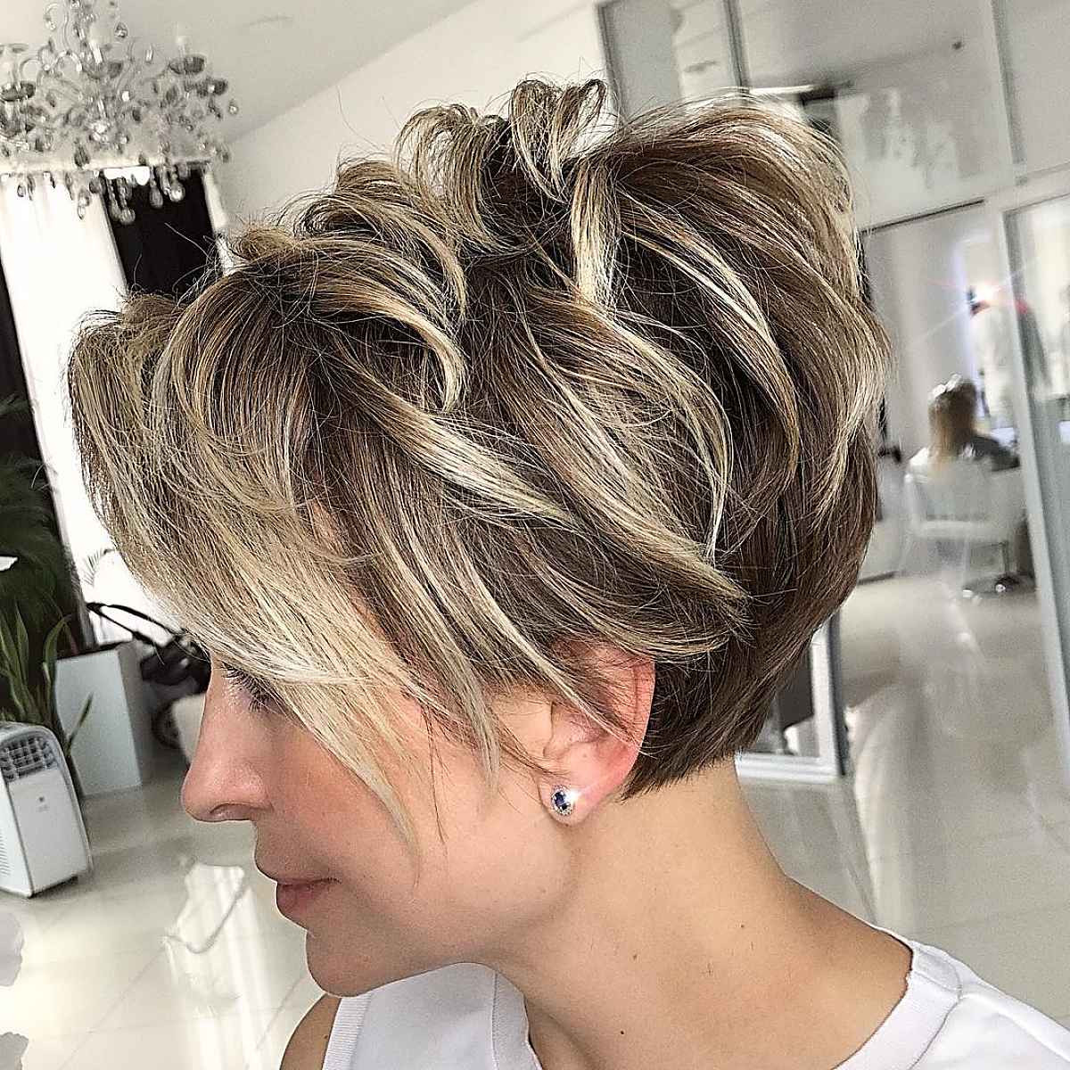 26 Stylish Long Pixie Bob Haircuts for a Unique Length and Style