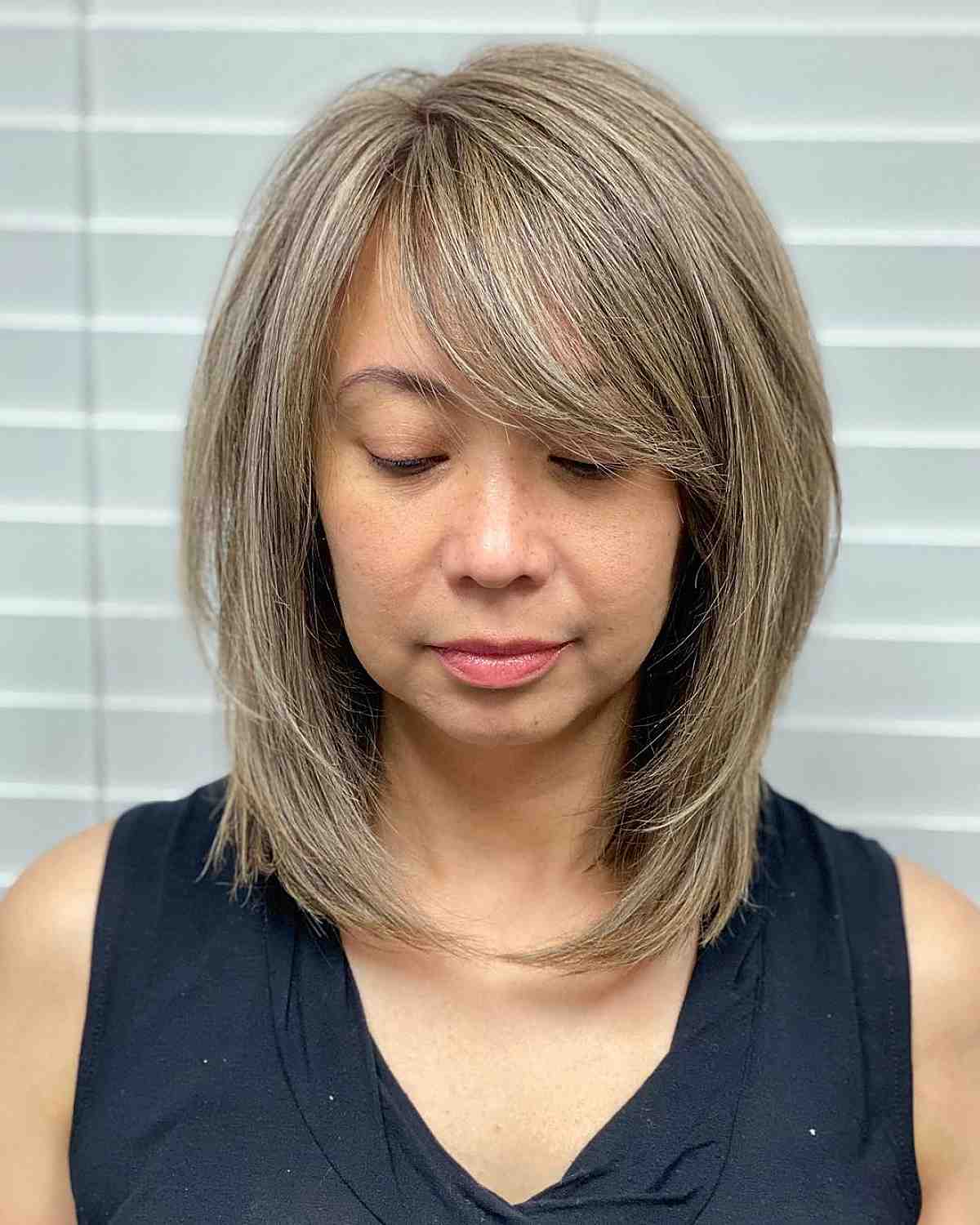 15 Flattering Long Bob Haircuts for Women with Full and Round Faces