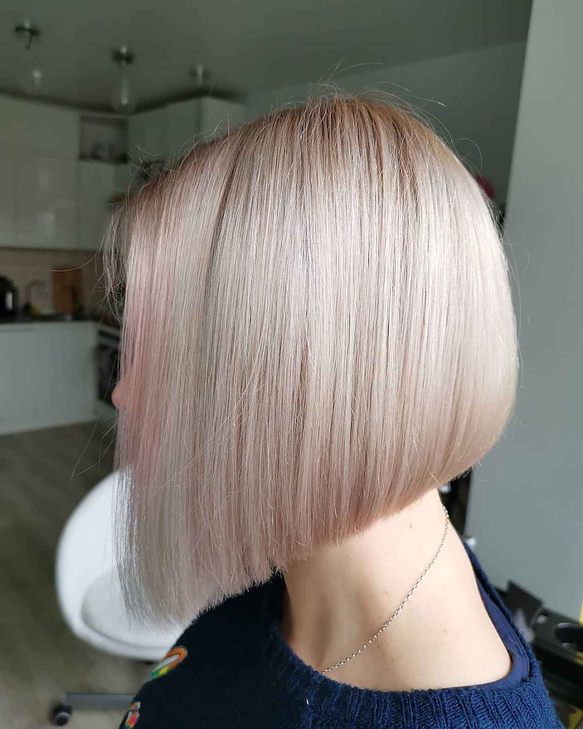 15 Best Short Straight Bob Haircuts for a Sleek Look