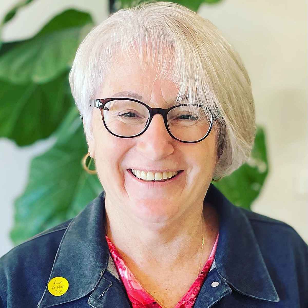 26 Stylish Wash-and-Wear Haircuts for Women Over 60 Short On Time
