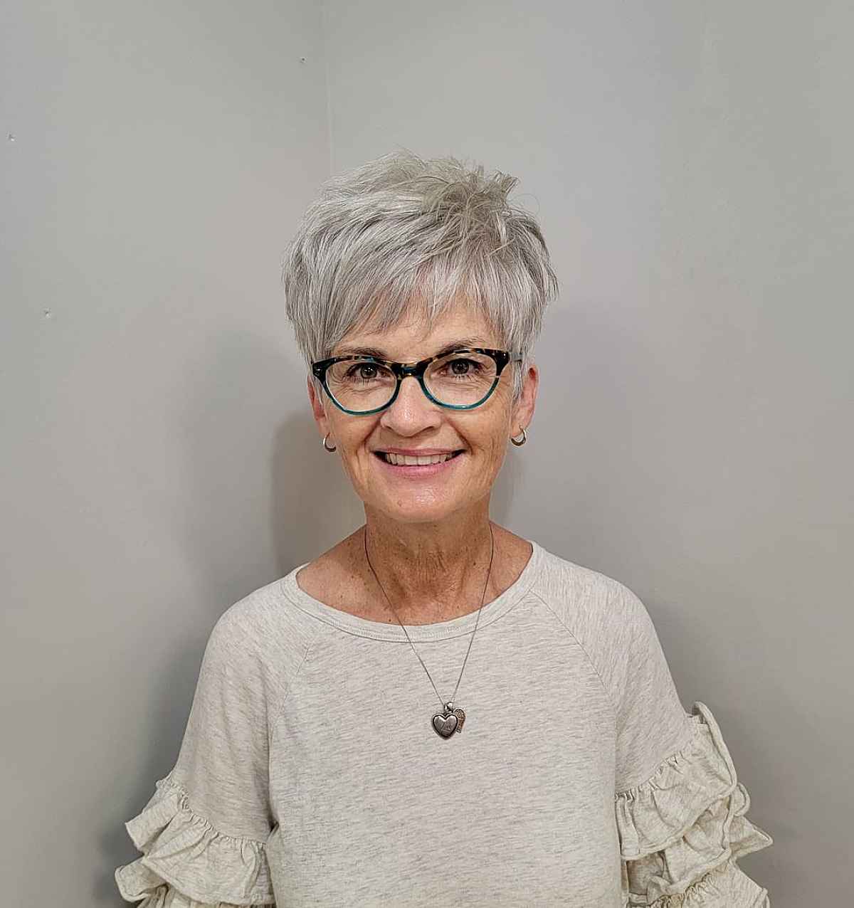26 Flattering Hairstyles for Women Over 60 with Glasses