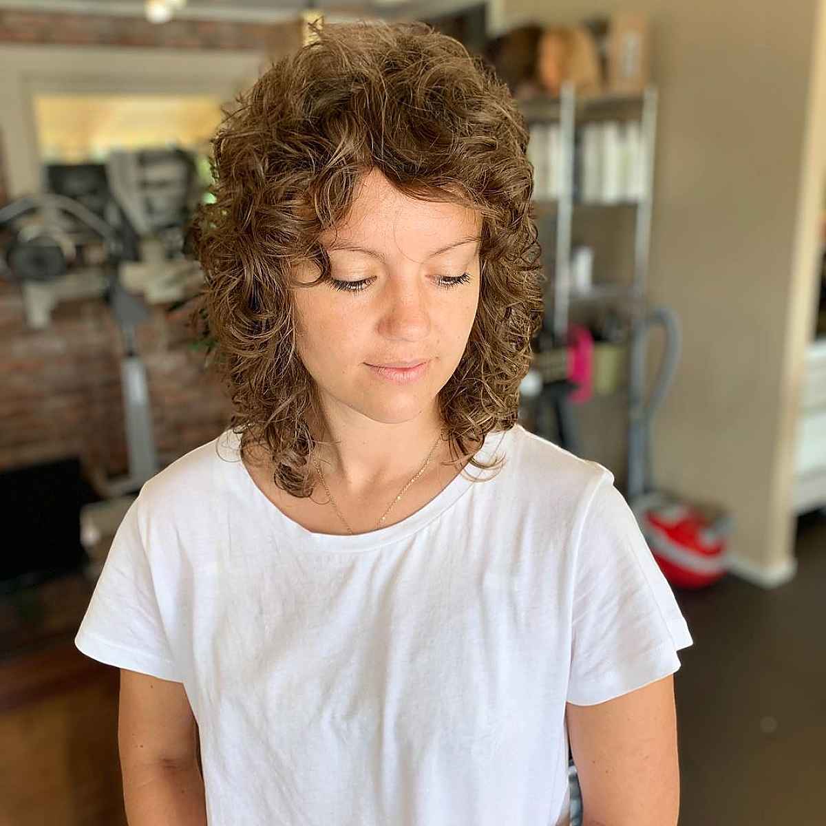 26 Modern Mullet Hairstyles for Girls with Curly Hair