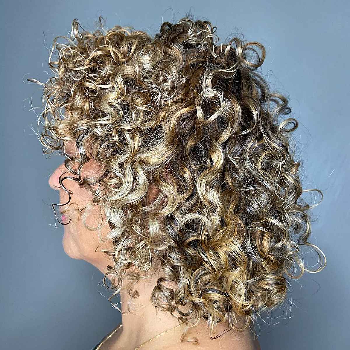 26 Lovely Layered Bob Haircuts for Ladies In Their 60s That Are Easy To Style