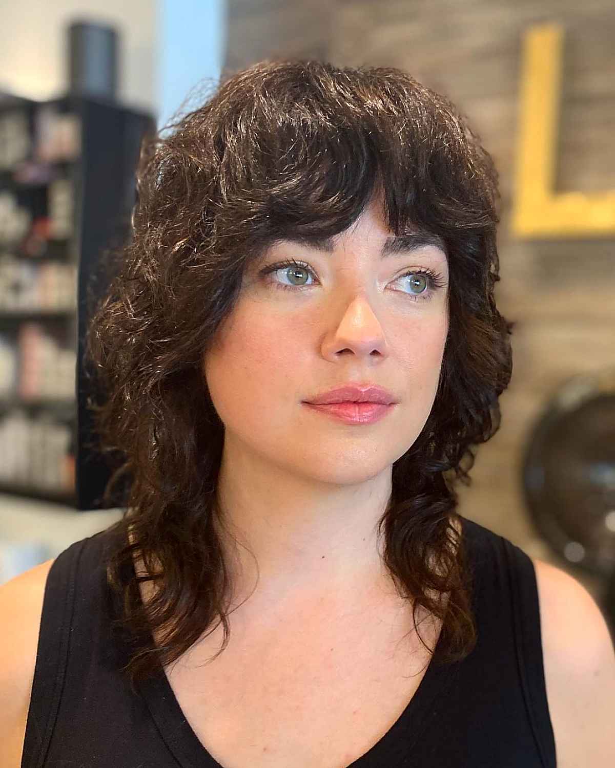26 Best Ways to Wear Curtain Bangs for a Round Face
