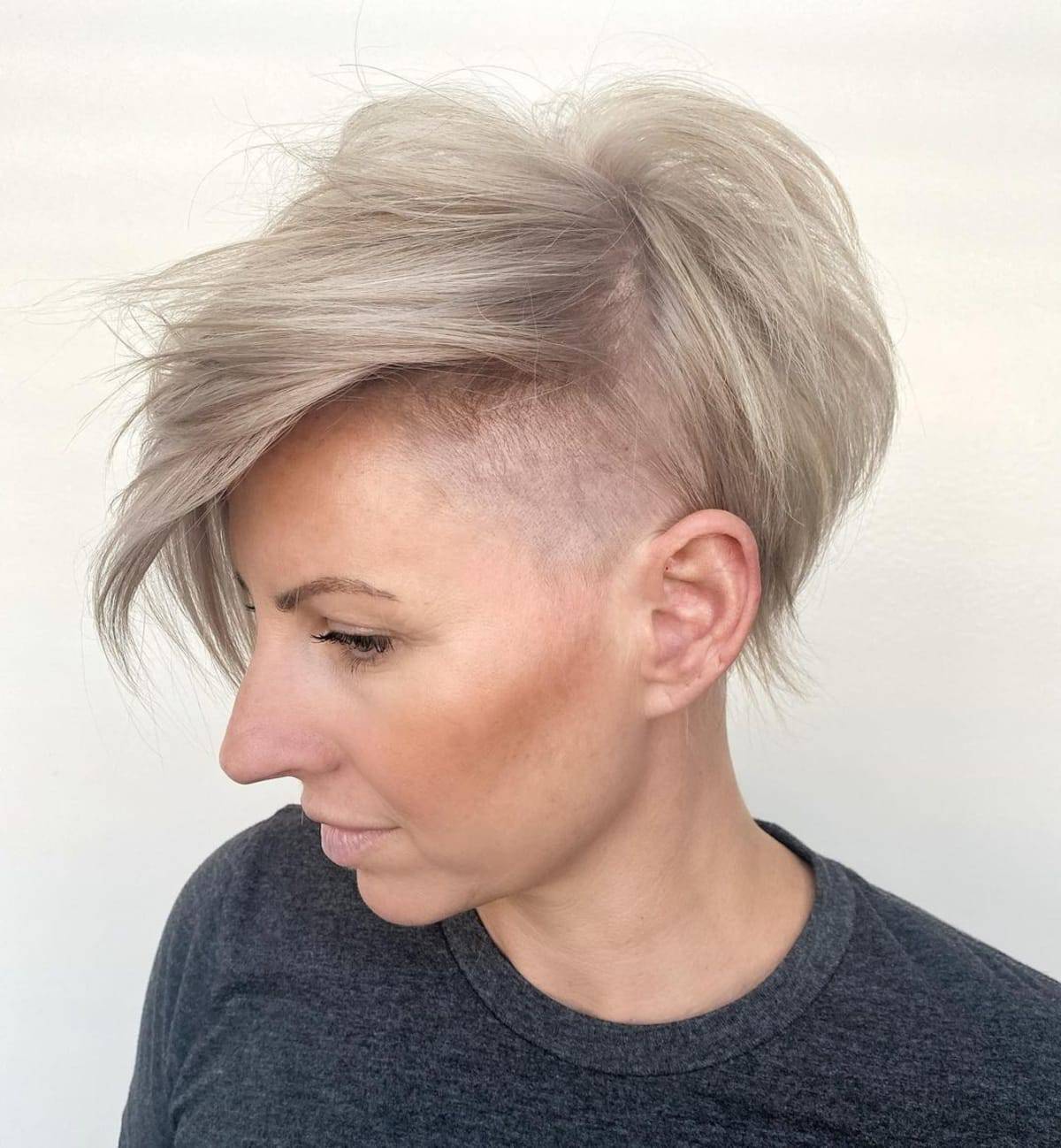 26 Eye-Catching Blonde Pixie Cut Ideas to Show Your Stylist