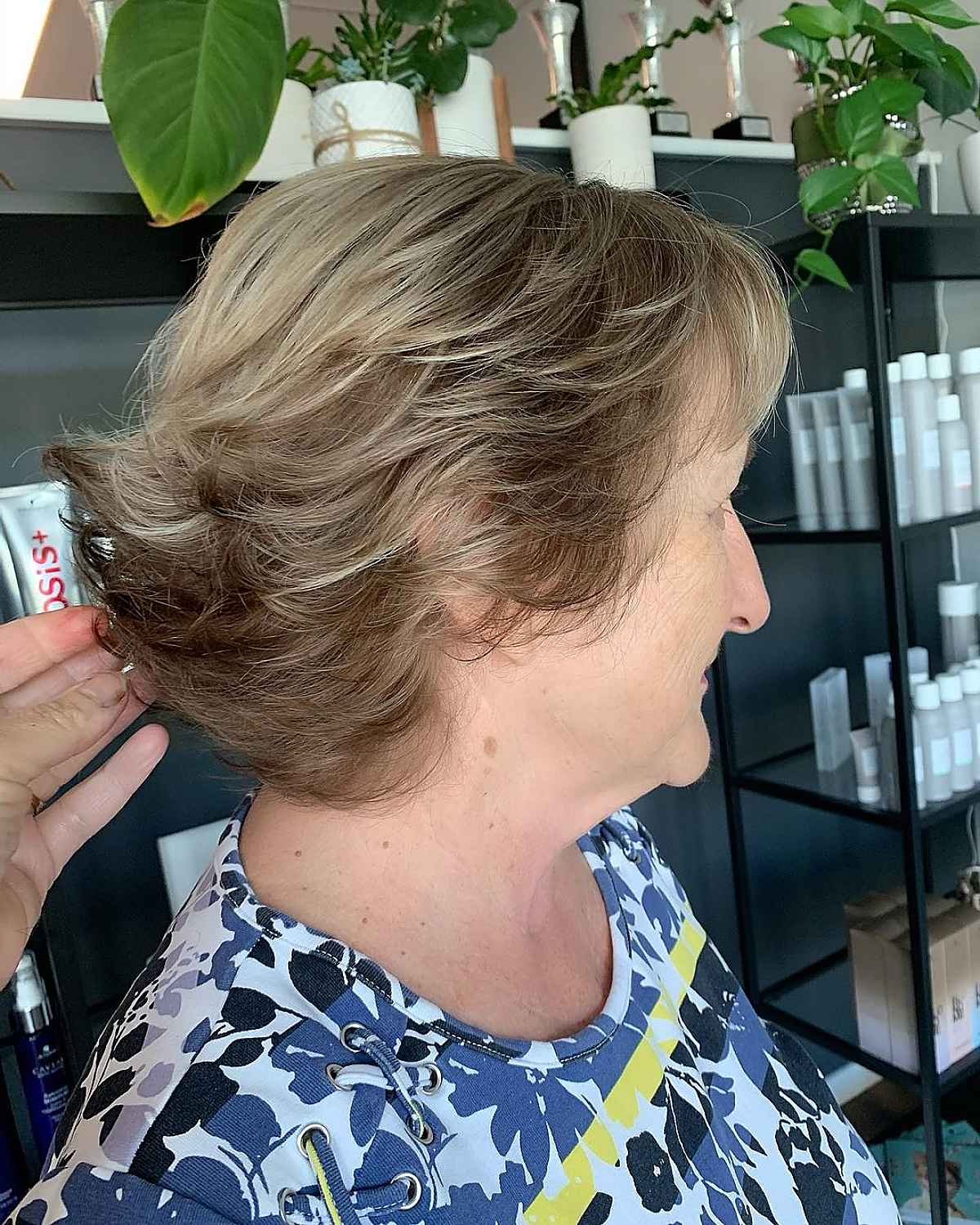 26 Voluminous Hairstyles for Women In Their 60s with Very Thin Hair