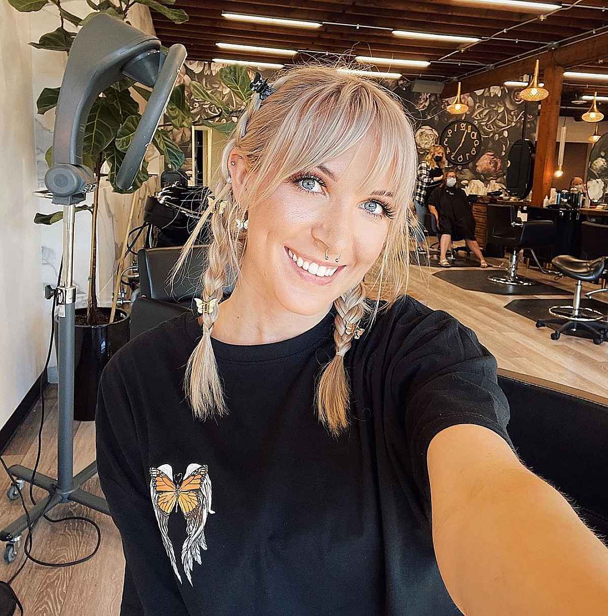26 Flattering Haircuts for Big Foreheads to Appear Smaller