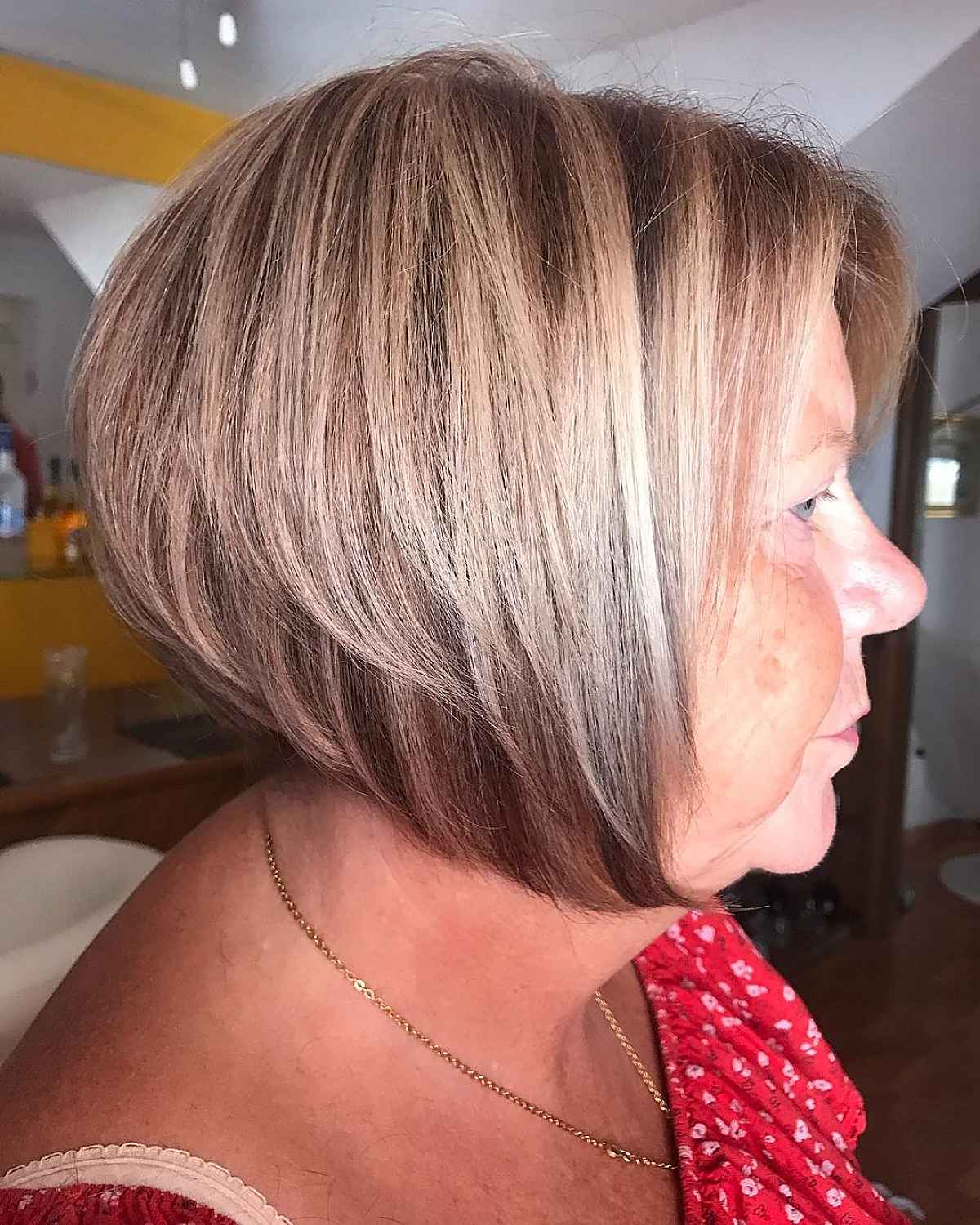 26 Lovely Layered Bob Haircuts for Ladies In Their 60s That Are Easy To Style