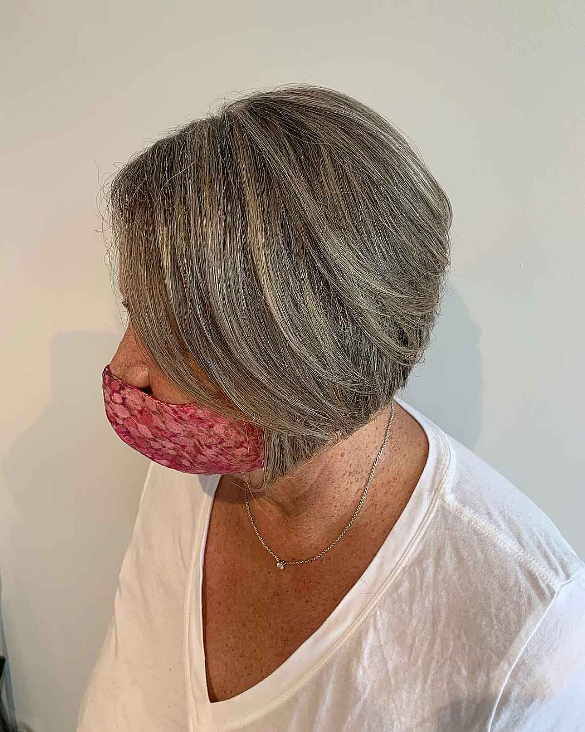 26 Lovely Layered Bob Haircuts for Ladies In Their 60s That Are Easy To Style