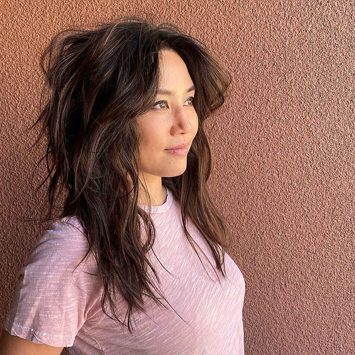 26 Best Ways to Wear Curtain Bangs for a Round Face