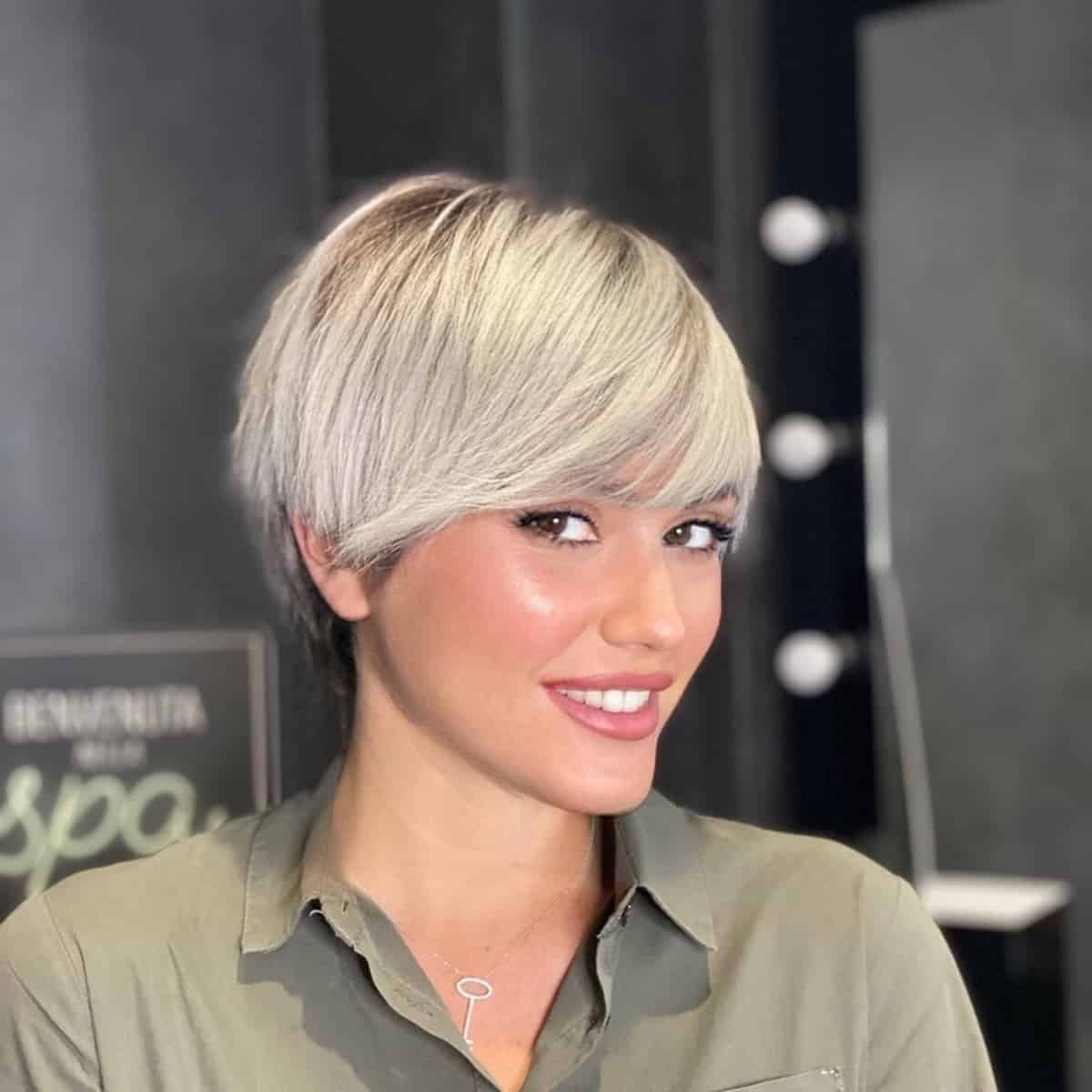 26 Eye-Catching Blonde Pixie Cut Ideas to Show Your Stylist