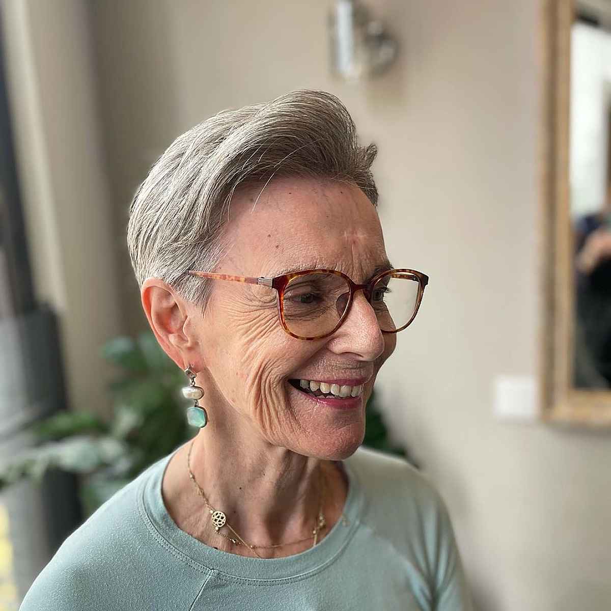 15 Perfect Pixie Haircuts for Women Over 70 to Pull Off